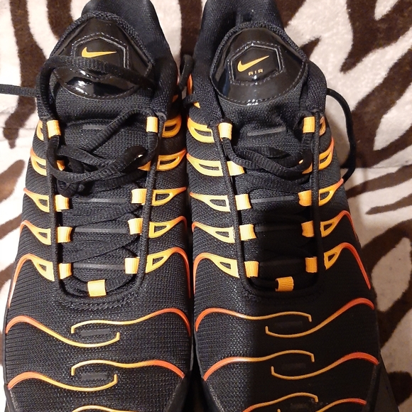 Airmax - Picture 3 of 3